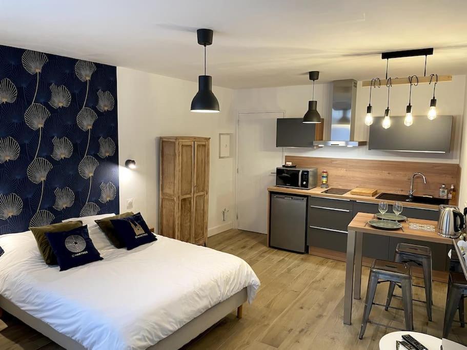 Alp Chartres - Cosy Studio Au Coeur De Chartres Avec Parking 외부 사진