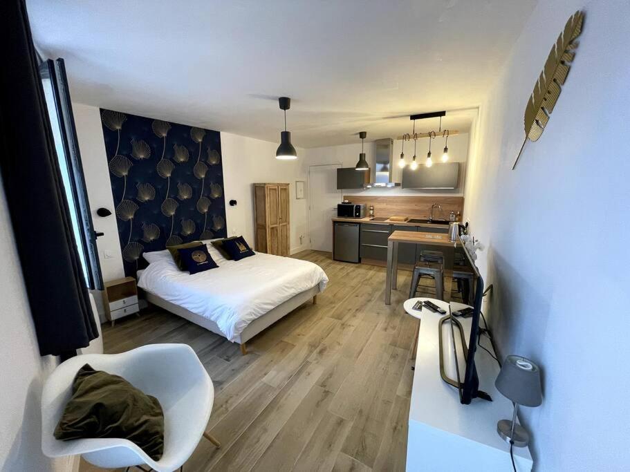 Alp Chartres - Cosy Studio Au Coeur De Chartres Avec Parking 외부 사진