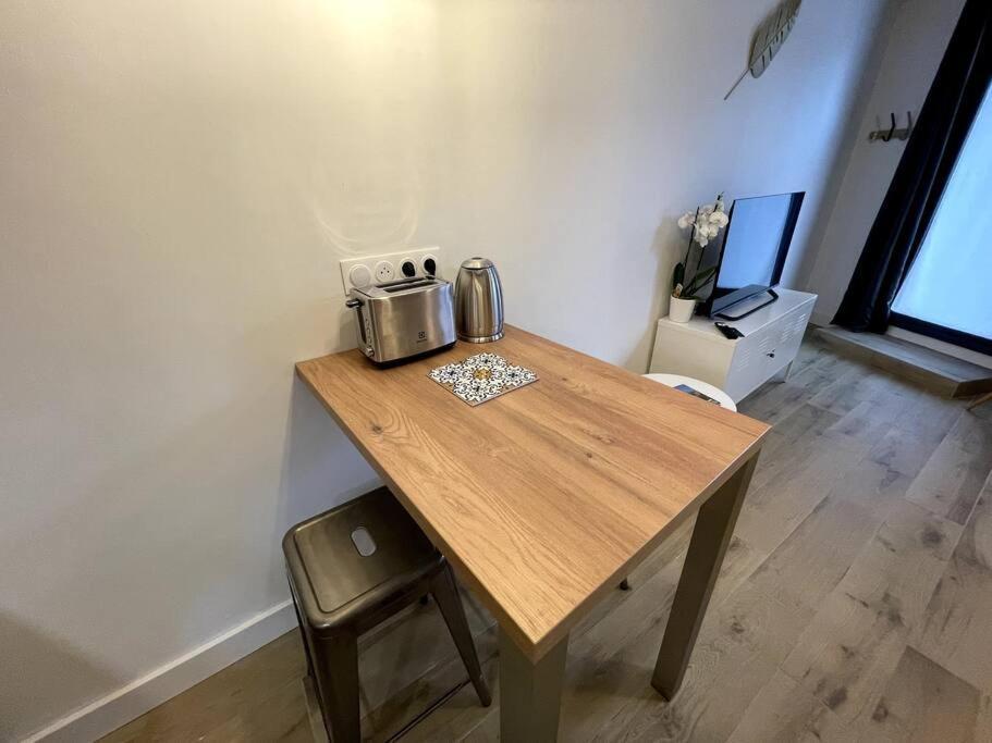 Alp Chartres - Cosy Studio Au Coeur De Chartres Avec Parking 외부 사진